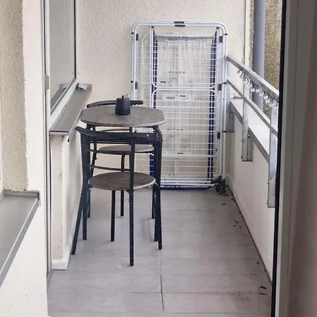 With Balcony In דירה Mönchengladbach